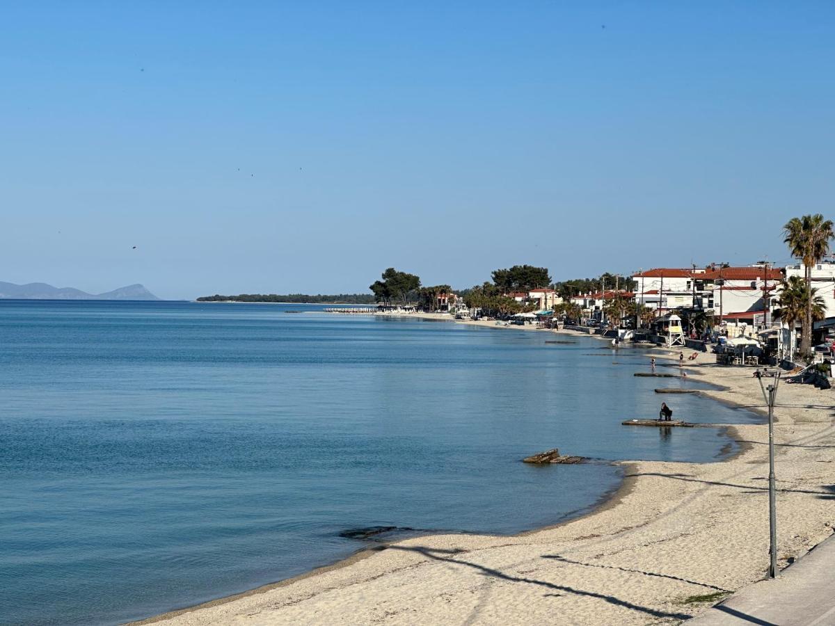 Anemomylos By The Sea *